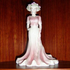 Coalport England Ladies of the Fashion LIZ Bone China Figurine, VGUC
